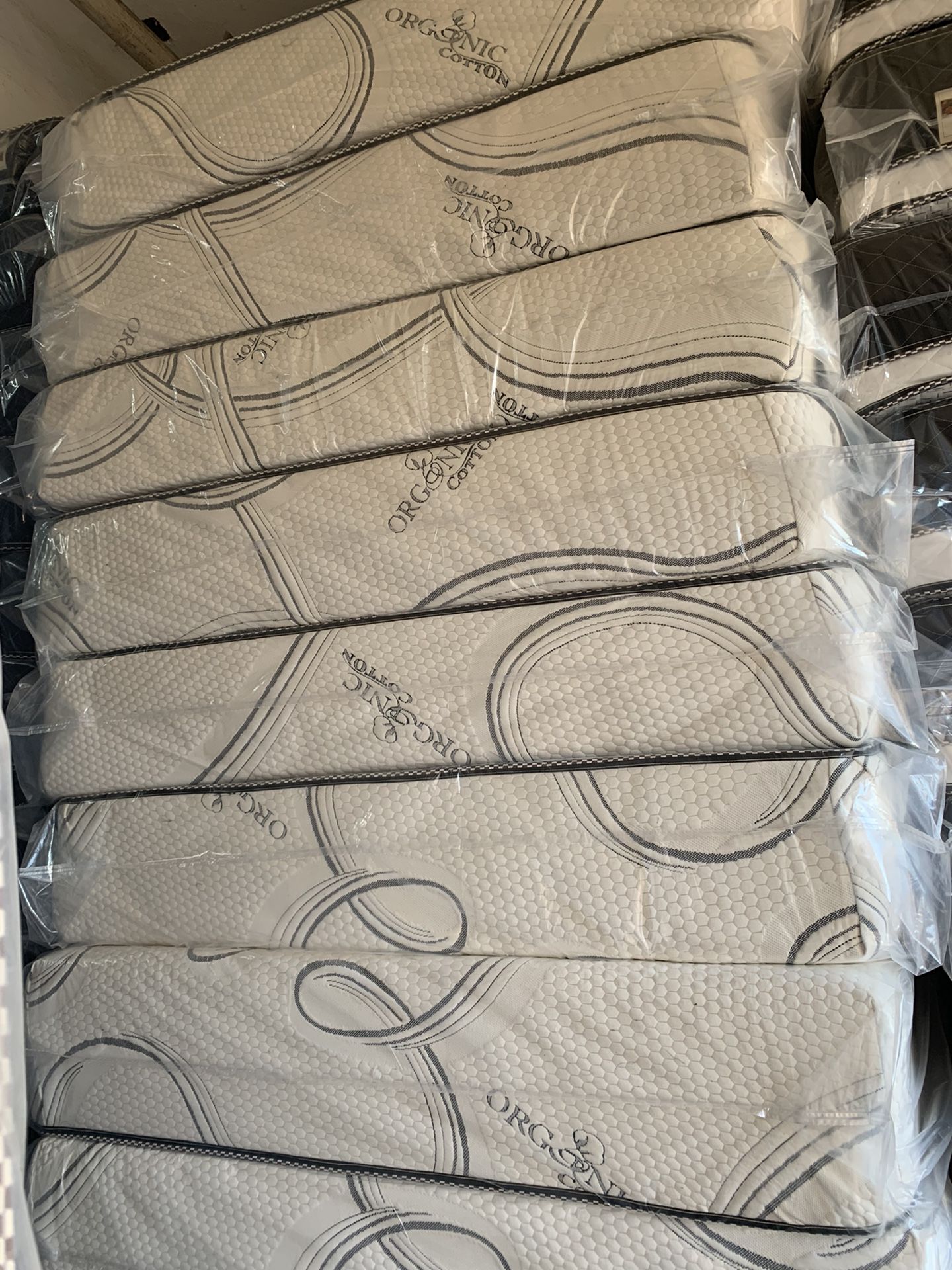 🛏Memory Foam 12” inches tall 🛏 ➡️Mattresses for your  🛏Memory Foam 12” inches tall 🛏 ➡️Mattresses for your comfort ➡️All sizes ☑️ 🚛 Same day delivery🚛 🔸Twin sizes $190 🔷Full sizes $290 🟣Queen sizes