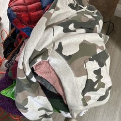 $40 FOR EVERYTHING BIG BUCKET OF CLOTHES AND SHOES SOME NEW PICK UP TODAY 