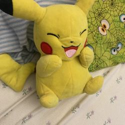 PIKACHU POKÉMON PLUSHIE 
