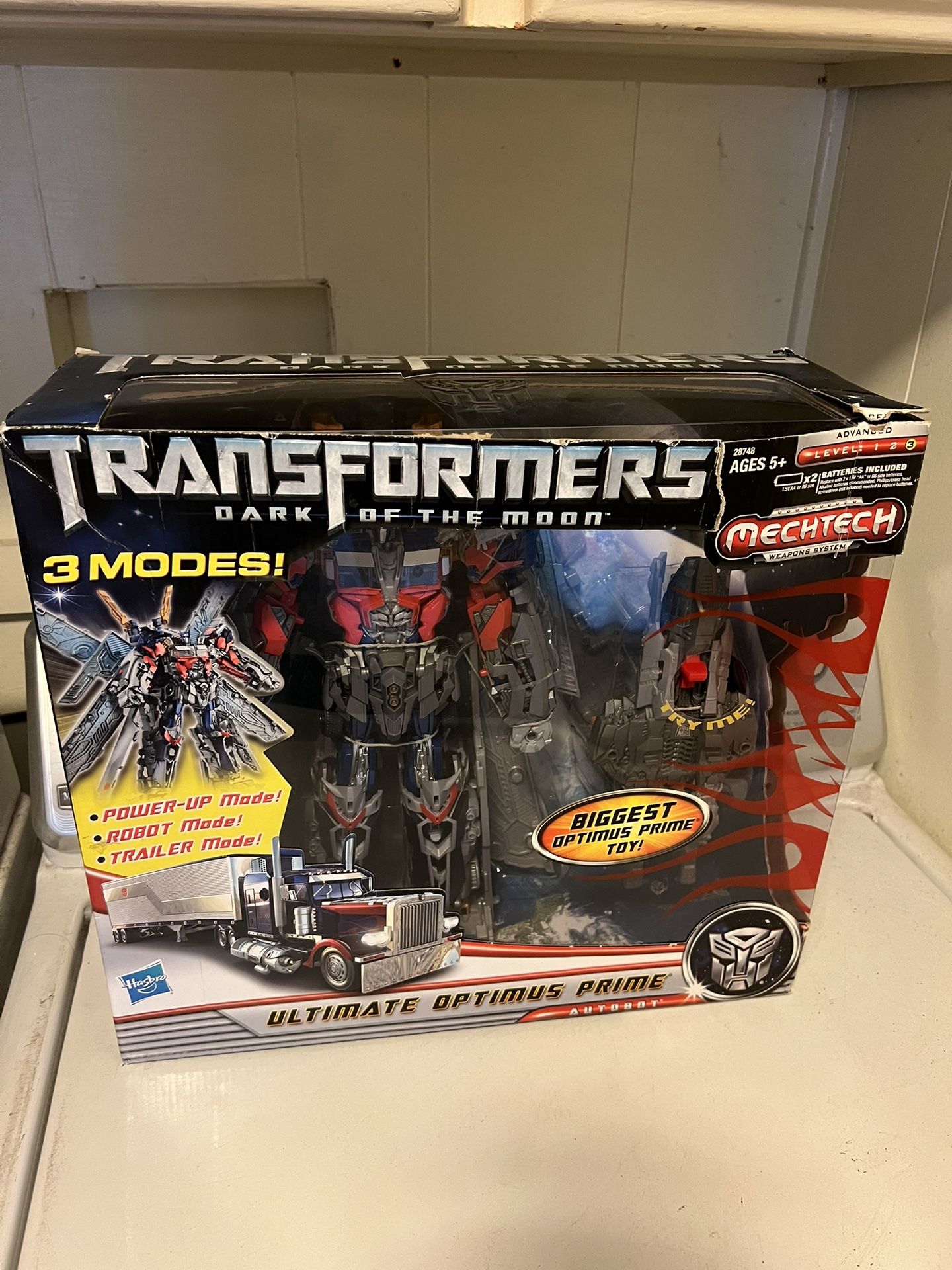 Hasbro Transformers Dark of the Moon Mechtech Ultimate Optimus Prime Action Figure