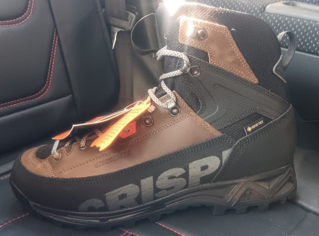 Brand New Size 10 Crispi Men's Altitude GTX Waterproof High Hiking Boots. Retail Is $375. Only $200.