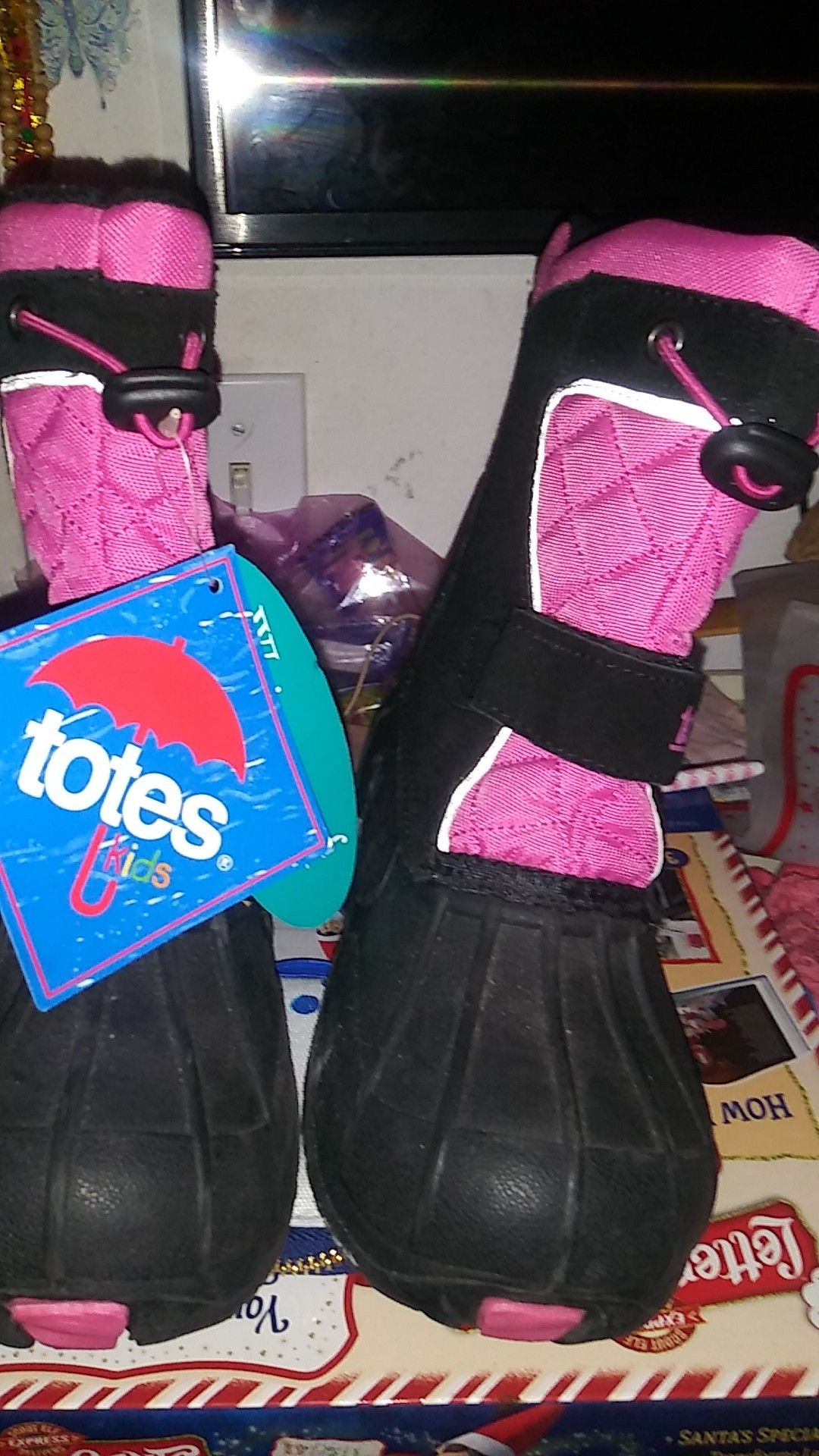 Rain boot/snow boots. Kids