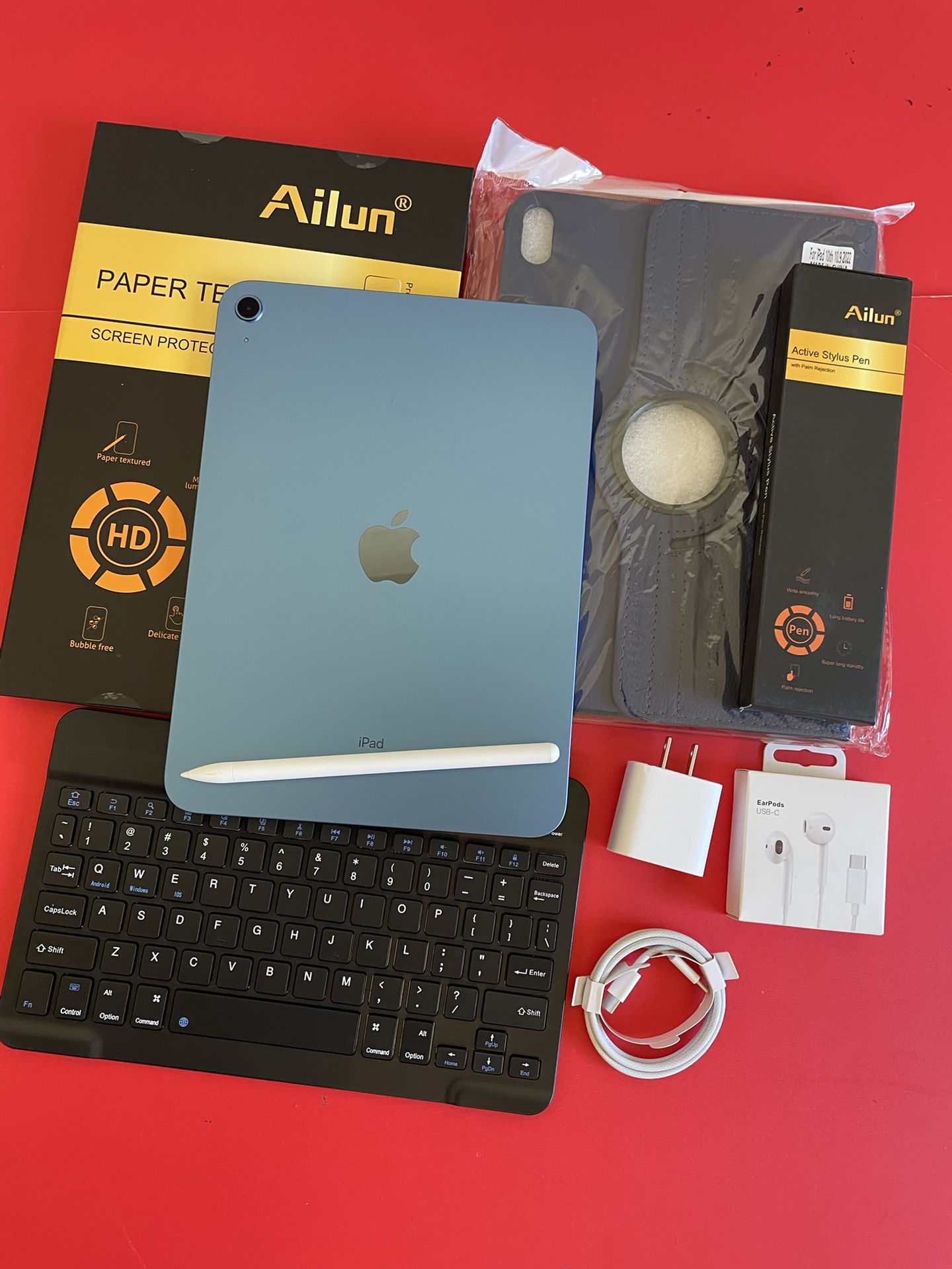 256gb Apple IPad 10th Generation (10.9” Liquid Retina / 2022 model) with pen, keyboard, case & Accessories (warranty 2026)