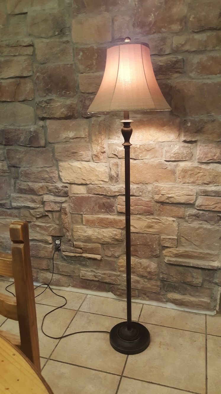 Floor lamp