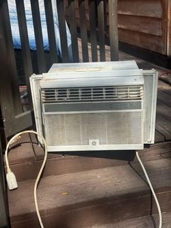 HUGE AC WINDOW UNIT