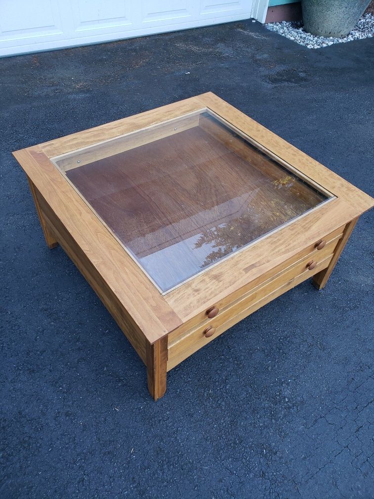 Organic modern coffee table "LOCATED IN GRAHAM WA" No trades cash only