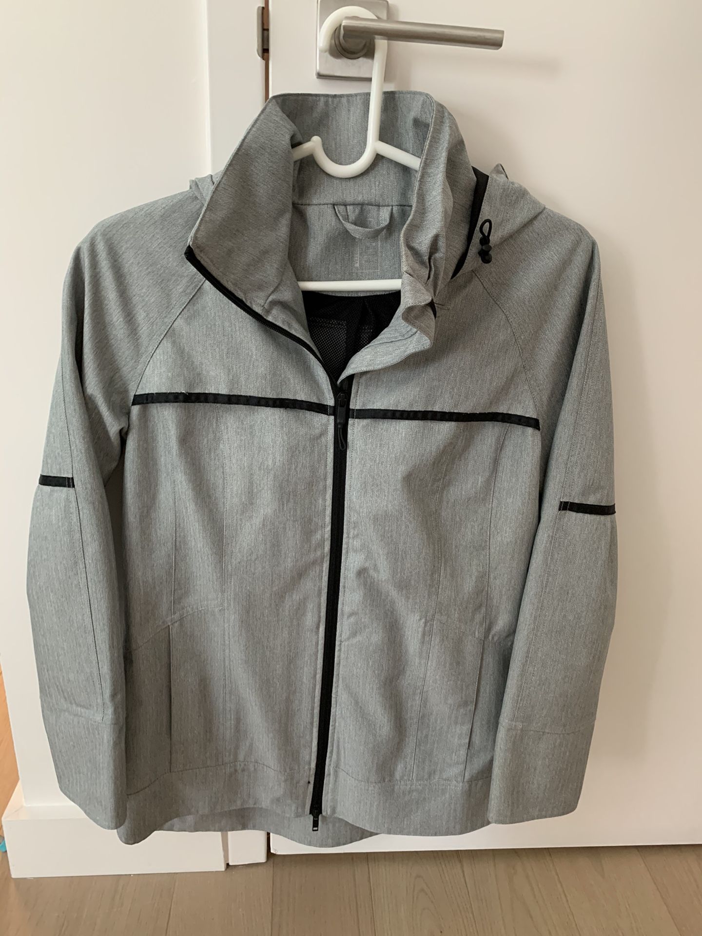 Mondetta woman’s rain jacket . Med size