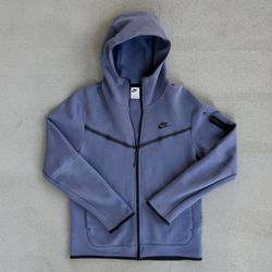 Blue Nike Tech Fleece 