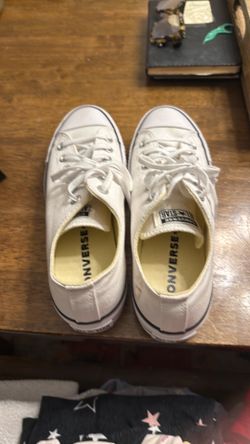 Brand new never worn converse women’s shoes