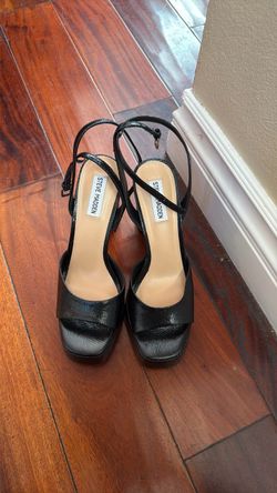 Steven Madden Black Heel Platform Pumps