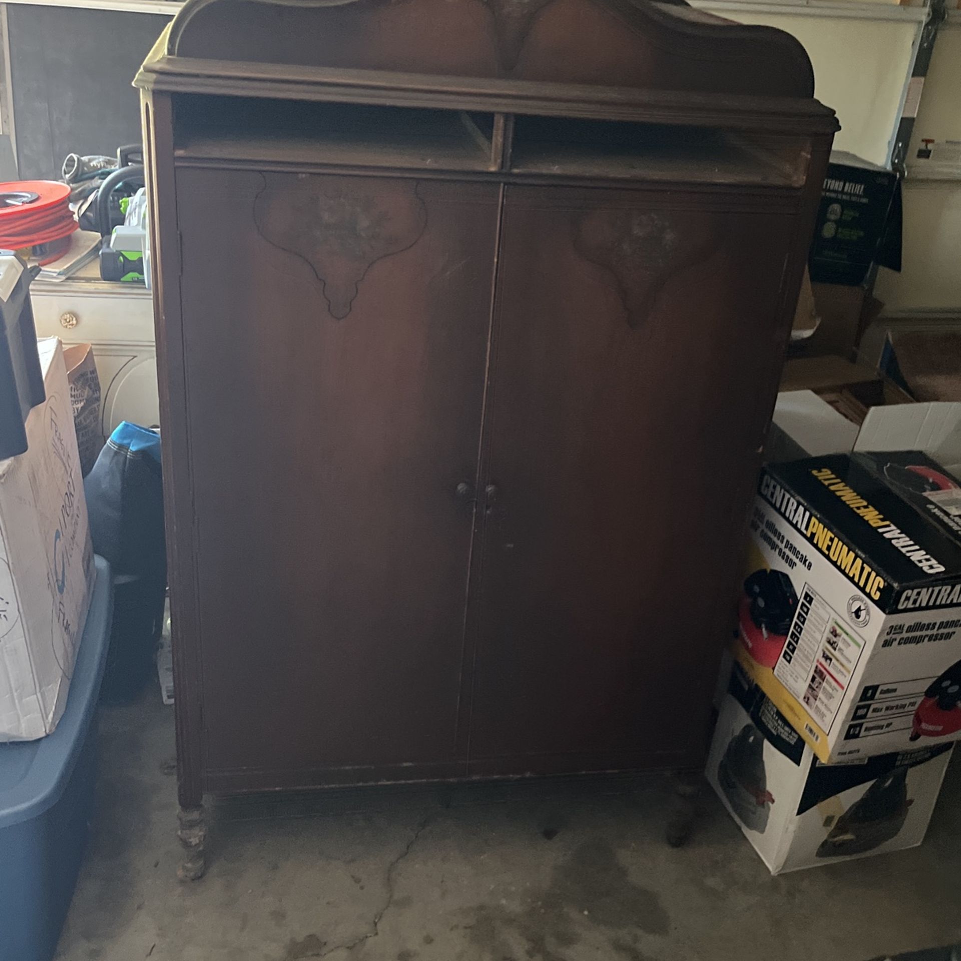 Armoire/Cabinet