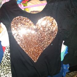 WOMEN'S BLACK SHIRT GOLD HEART....
