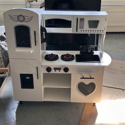 Kids play kitchen