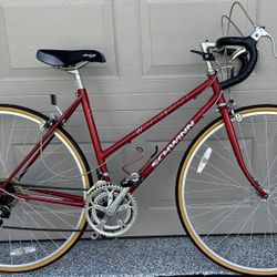 Beautiful RED SCHWINN World Sport 10 Speed Bike