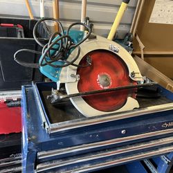 Makita 16 5/16 saw (5402NA)