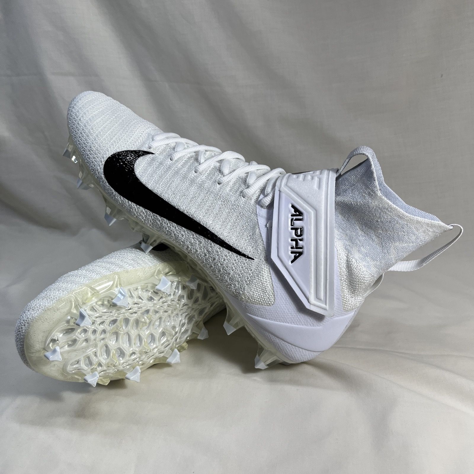 NEW Nike Alpha Menace Elite 2 Football Cleats AO3374-101 Size 10.5 White Amazon.com | Nike Alpha Menace Elite 2 D White-Black CI1530  main image 2