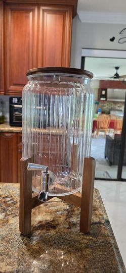 Beverage dispenser (2 gallons)