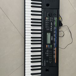 Yamaha E253 Keyboard 