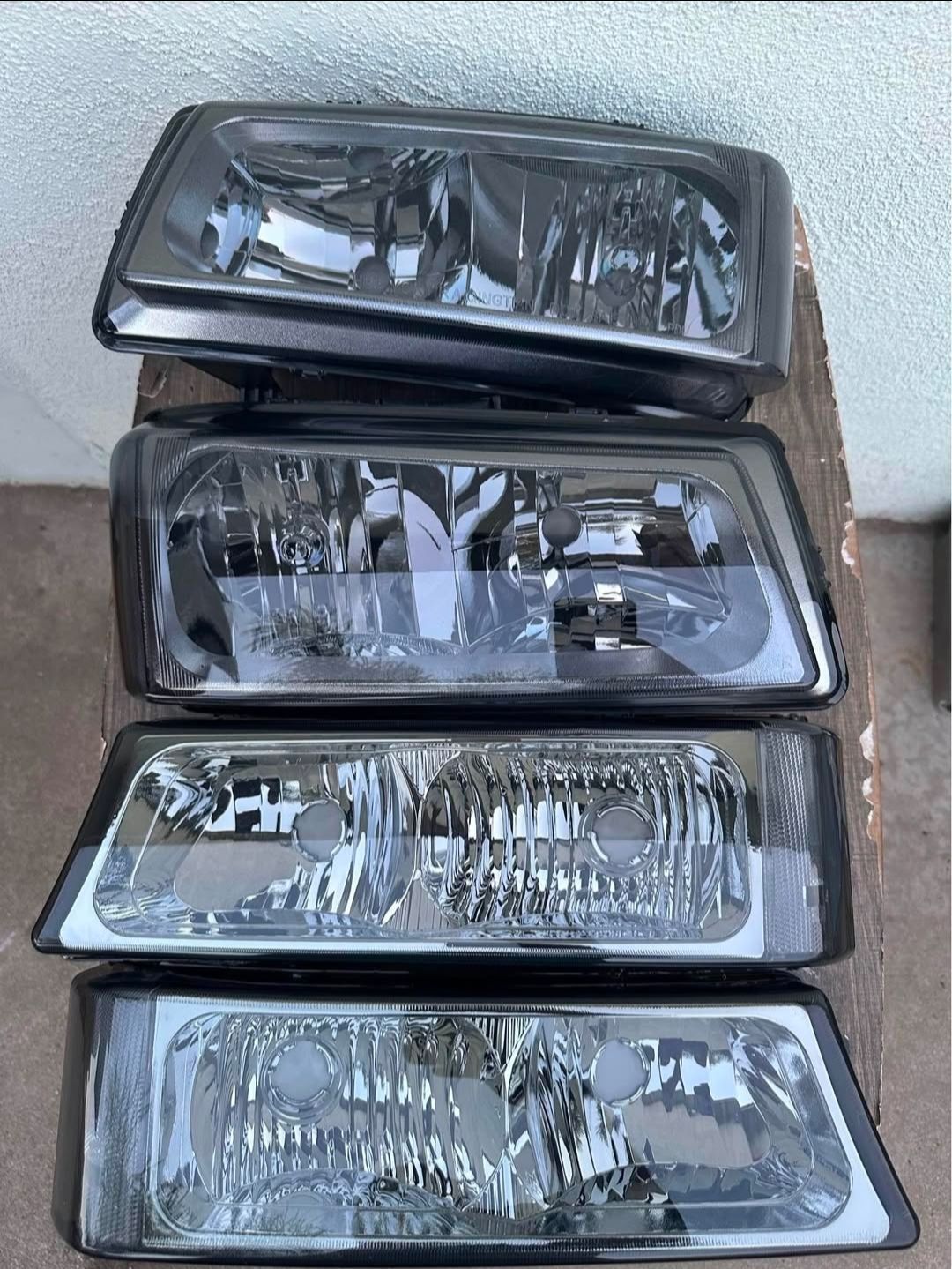 03-06 Chevy Silverado | 04-06 Chevy Avalanche Headlights Faros Calaveras Micas Luces Lamps