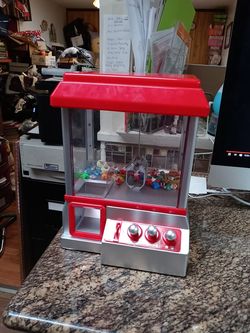 Used Toy- Claw arcade game