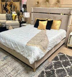 Sale.. Sale...Sale!!! 4 pc Modern Upholstered King Bedroom Set