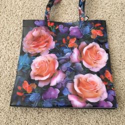 Niquea.D Floral Tote Bag