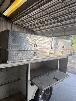 8’ Aluminum Tool Box.