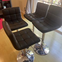 4x Swivel Bar Stools