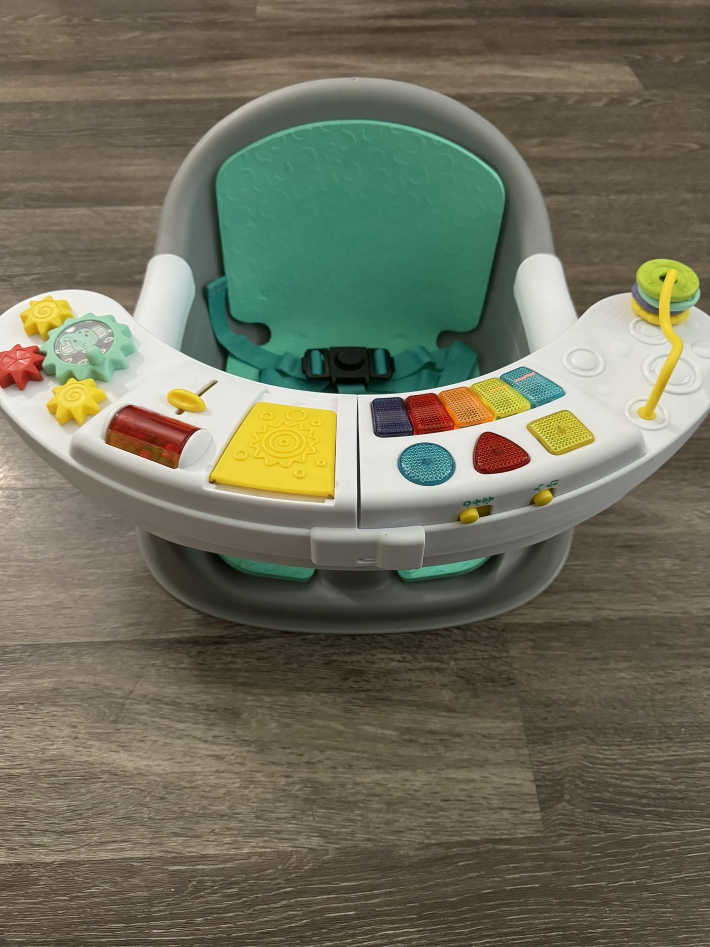 Infantino Music & Lights 3-in-1 Discovery Seat & Booster
