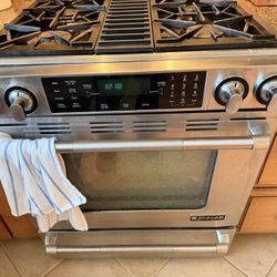 Jenn-Air Gas Stove For Sale $300