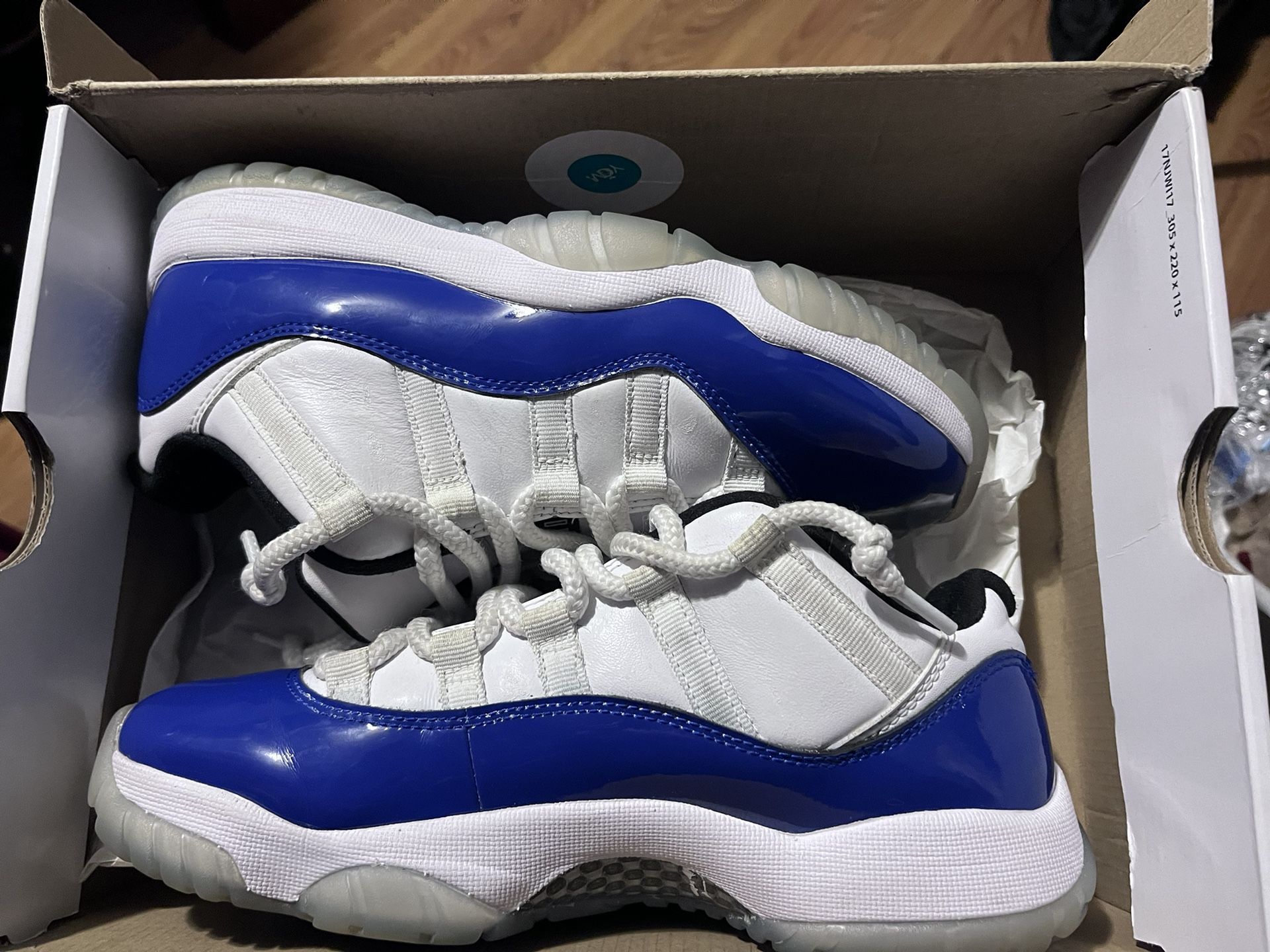 Women Jordan 11 Retro Low