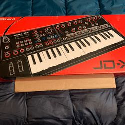 Roland JDXi Keyboard / Synth / Groovebox / Drum Machine
