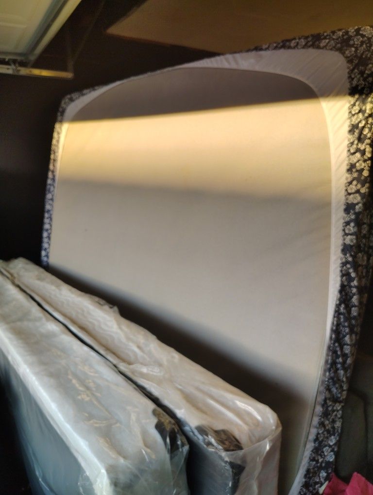Cali King Size Bed