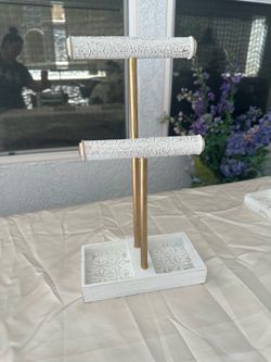 Jewelry holder