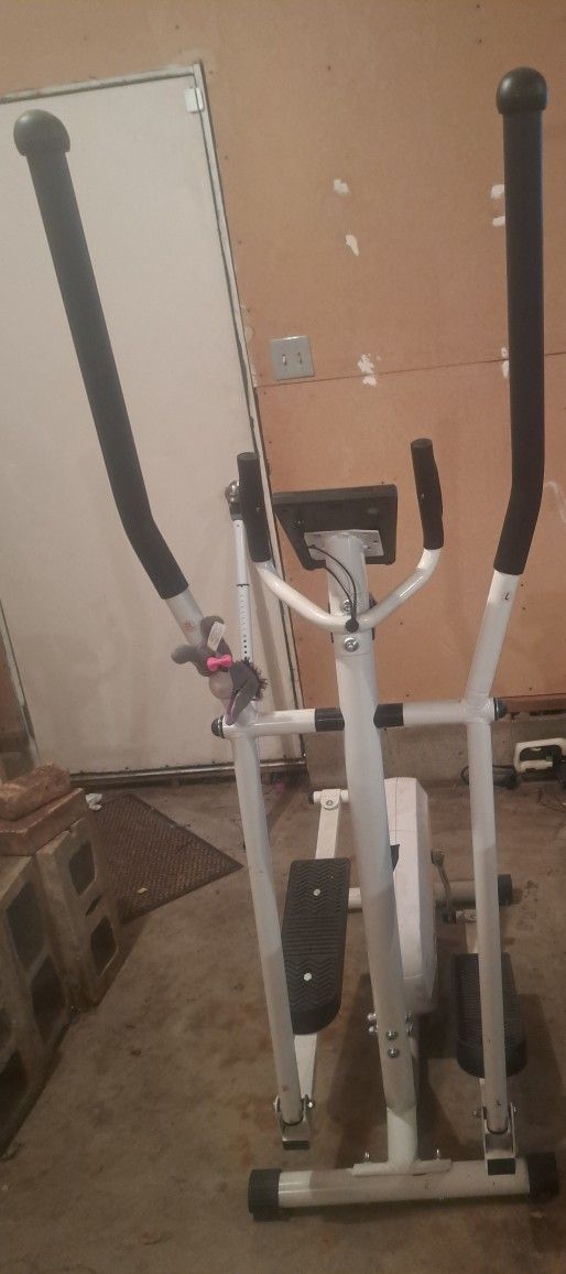 Ecciptical Exercise Machine 