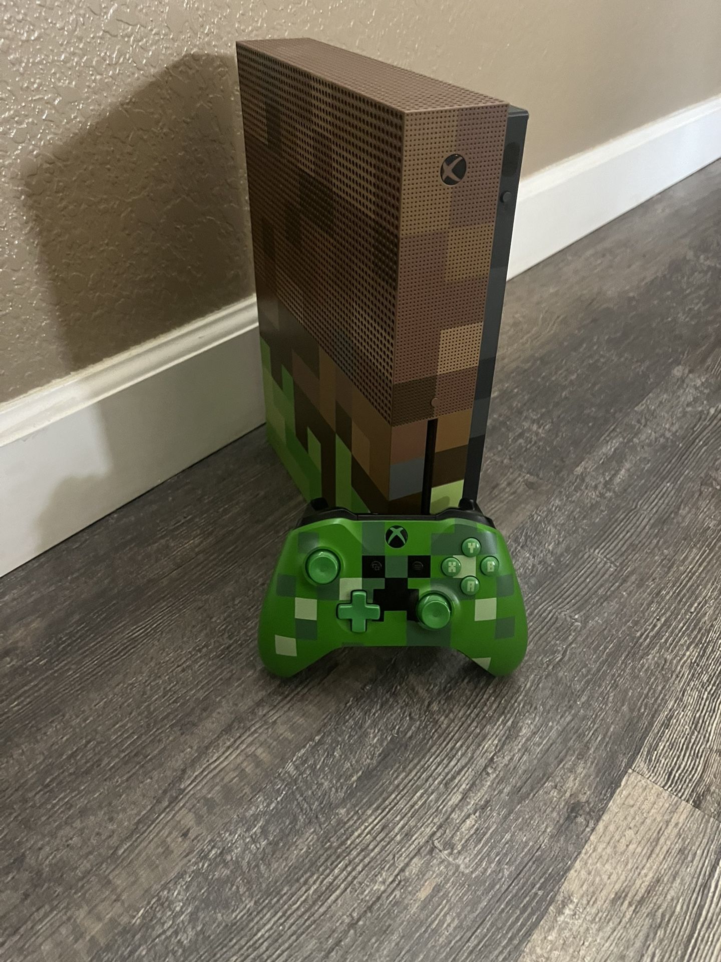 XBOX ONE S Minecraft Limited Edition Bundle *NO TRADES* for Sale in ...