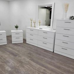 Dresser Whit Mirror Chest And 2 Nightstands - Cómoda Con Espejo Gavetero Y 2 Mesitas De Noche 