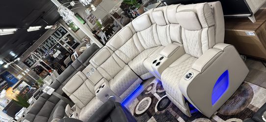 3Pc Power Sectional With Massage