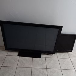 72 Smart TV, And 32 Inch Westingon House Tv