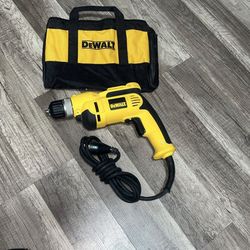 DEWALT ELECTRIC DRILL WITH BAG