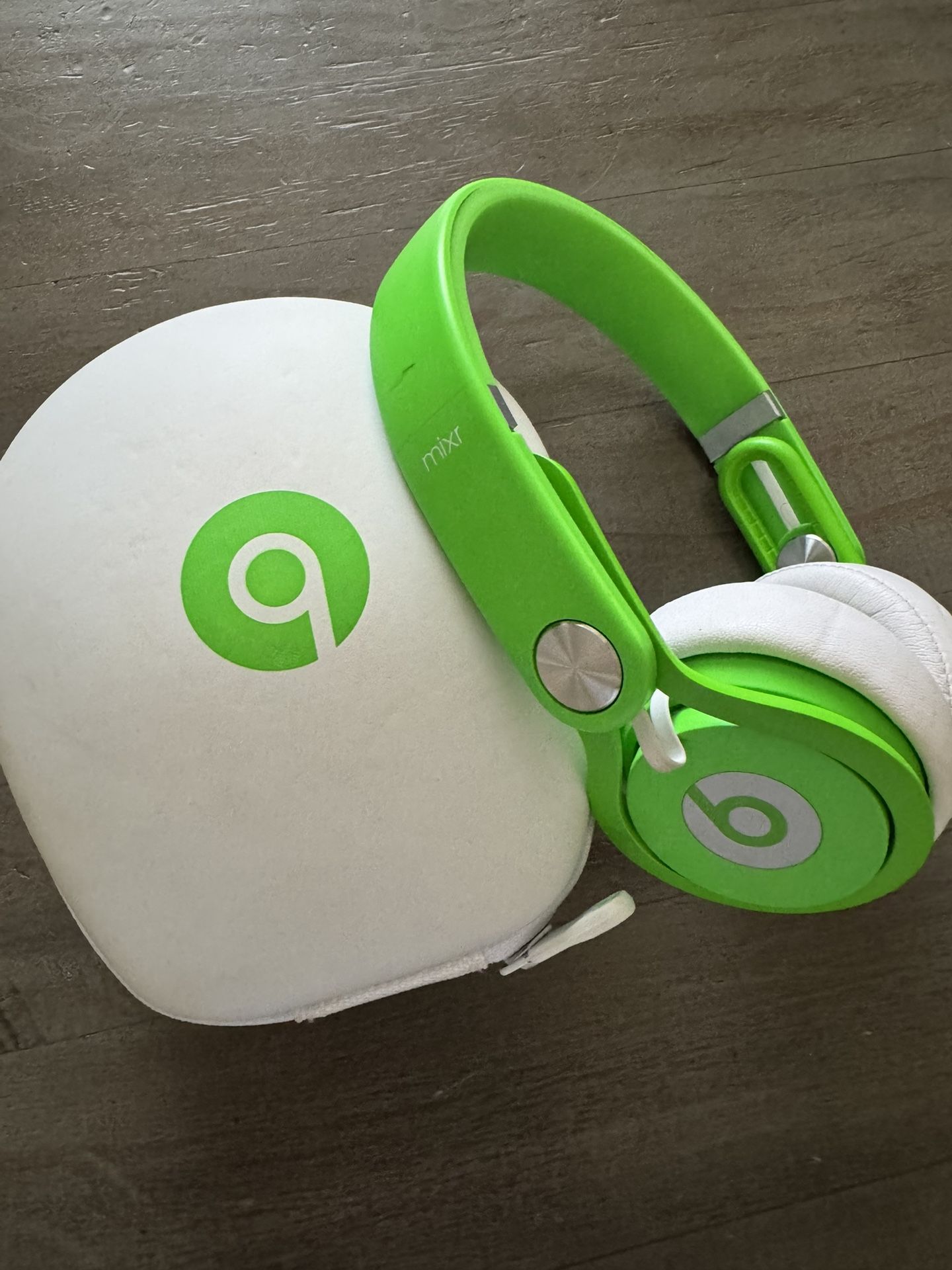 Beats  Dr. Dre Headphones Green