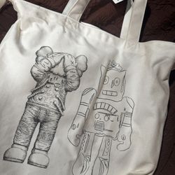 Klaws Tote 