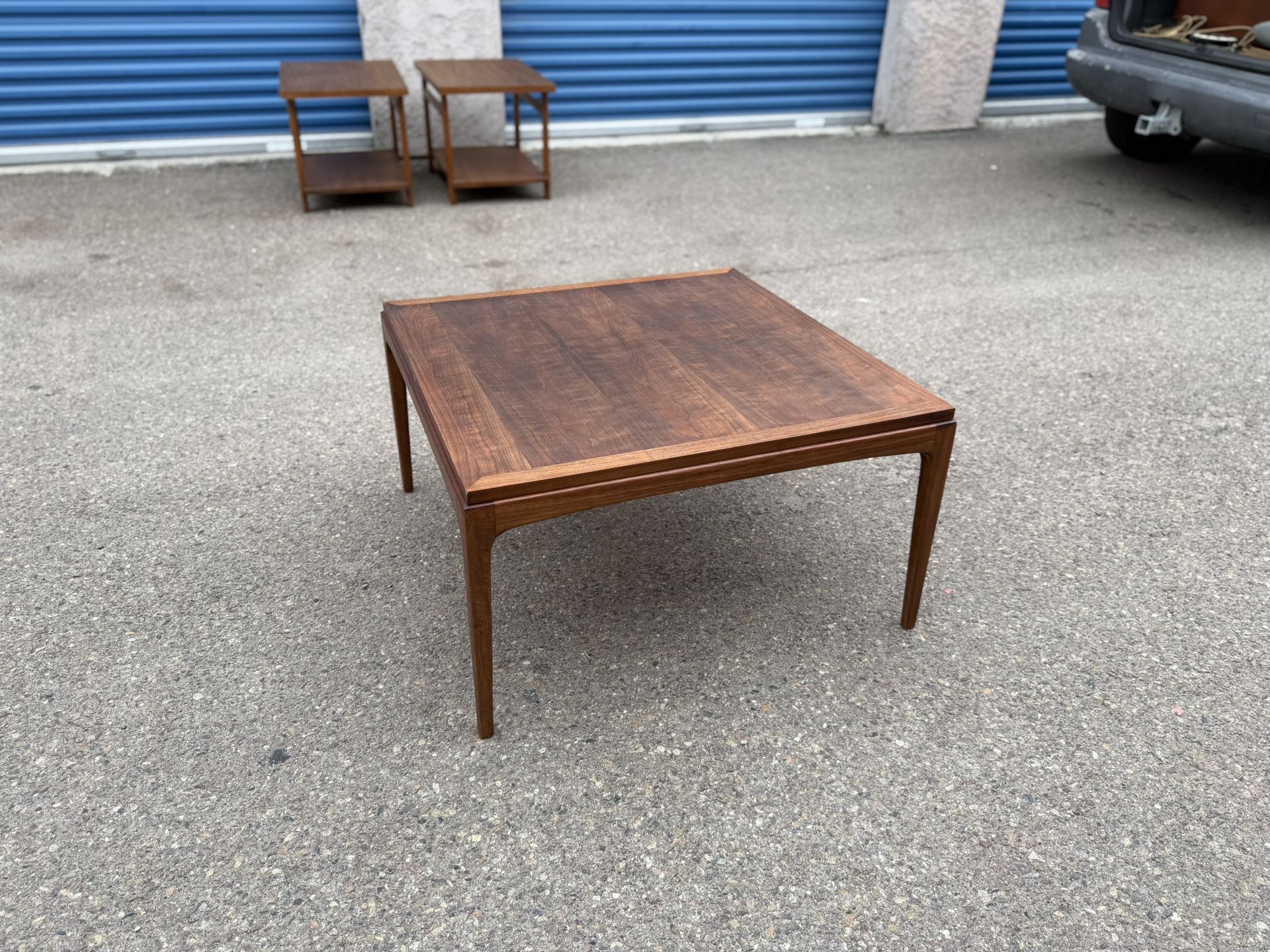 Beautiful Vintage Lane Walnut Mid Century Modern Coffee Table