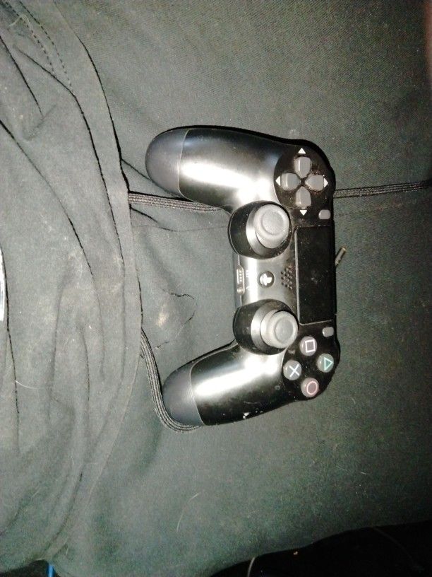 PS4 Controller