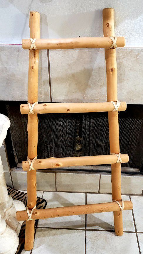 Vintage Thick Heavy Wood Blanket Ladder 2ft x 4ft (specialty from Colorado) 