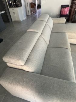 Couch with motorized lifts