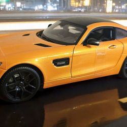 1:18 MAISTO Mercedes Benz AMG GT Diecast Car New in Box