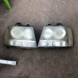 09 Tahoe Headlights Fixture