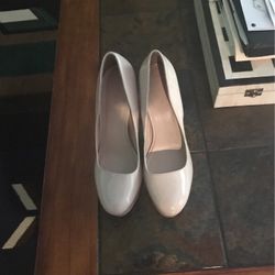Lightly Used Beige High Heels Woman Shoes no