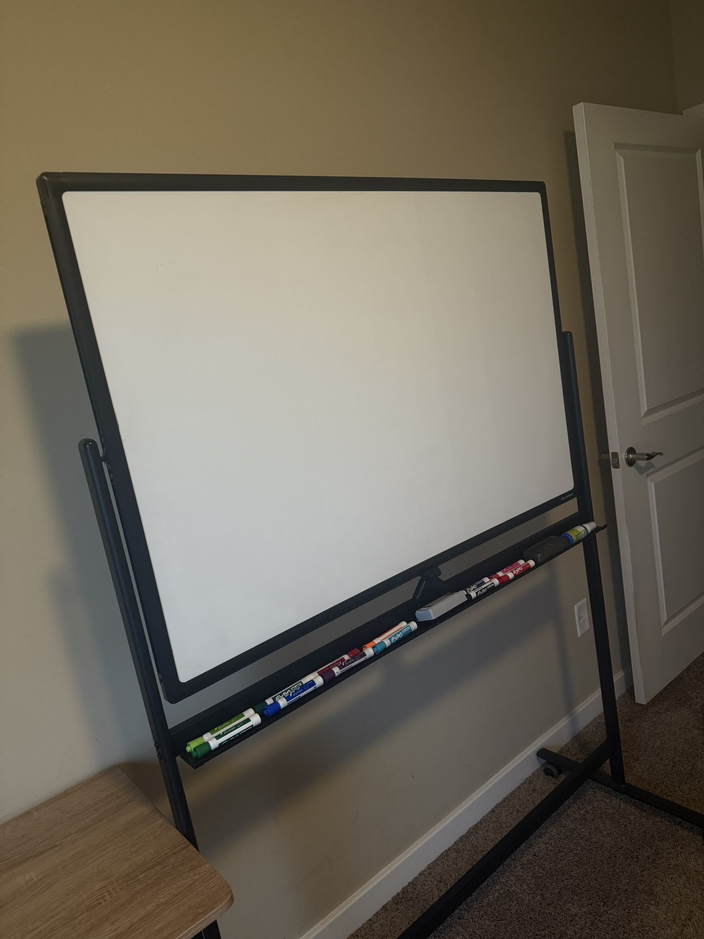 Large whiteboard With Stand (48 X 32)